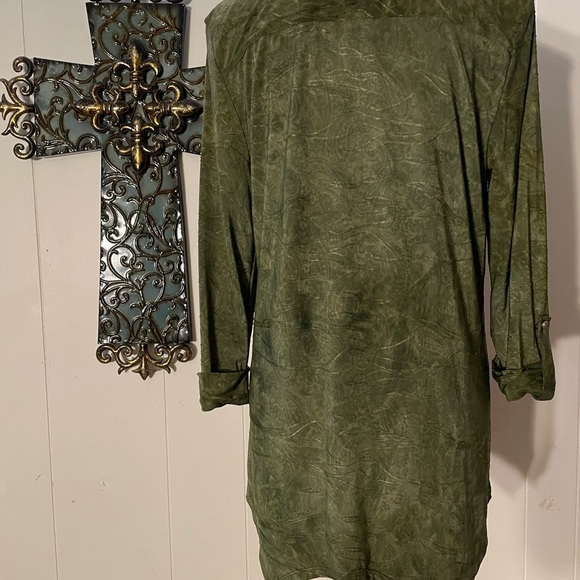 Green blouse - Picture 5 of 7